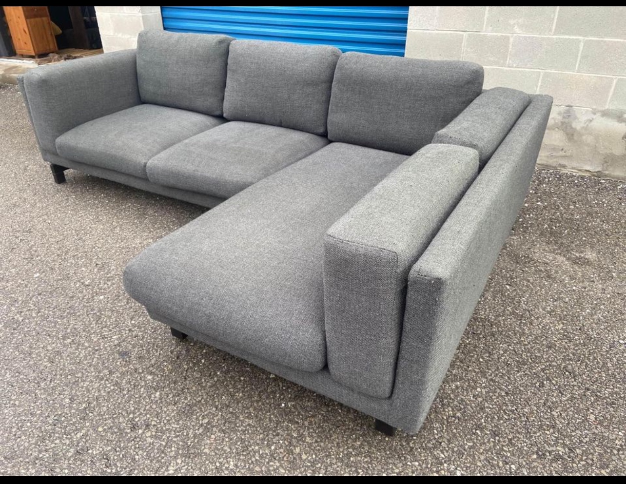 FREE DELIVERY• GREY MODERN UNIQUE SECTIONAL COUCH / SOFA - photo 3