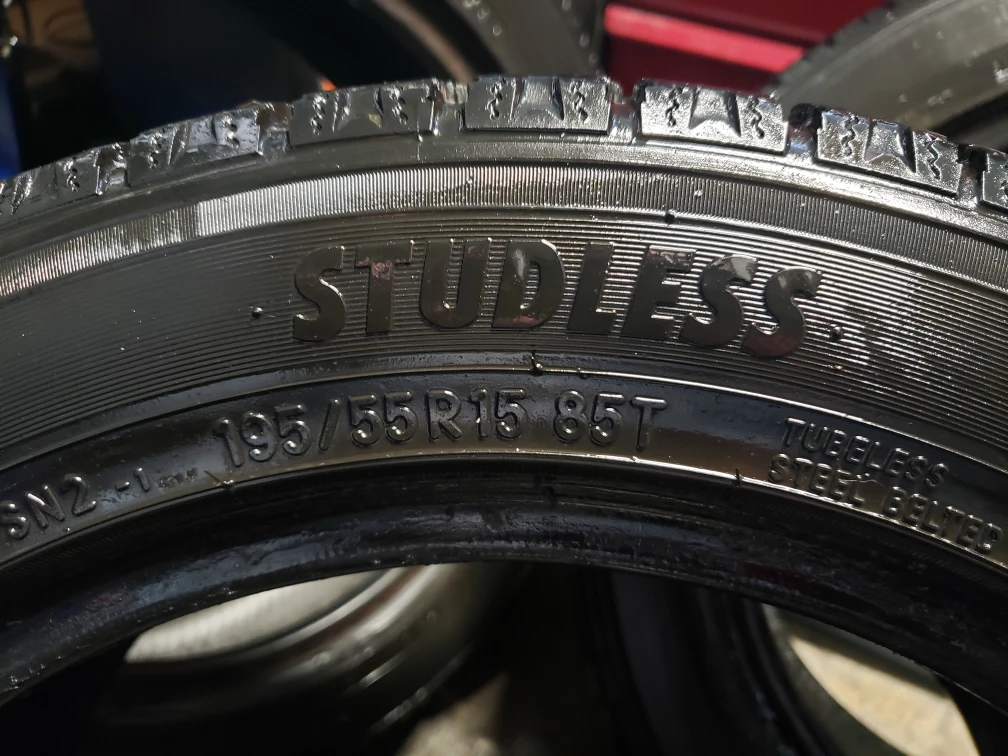 3 WINTER TIRES 195/55R15 image indicator(3)