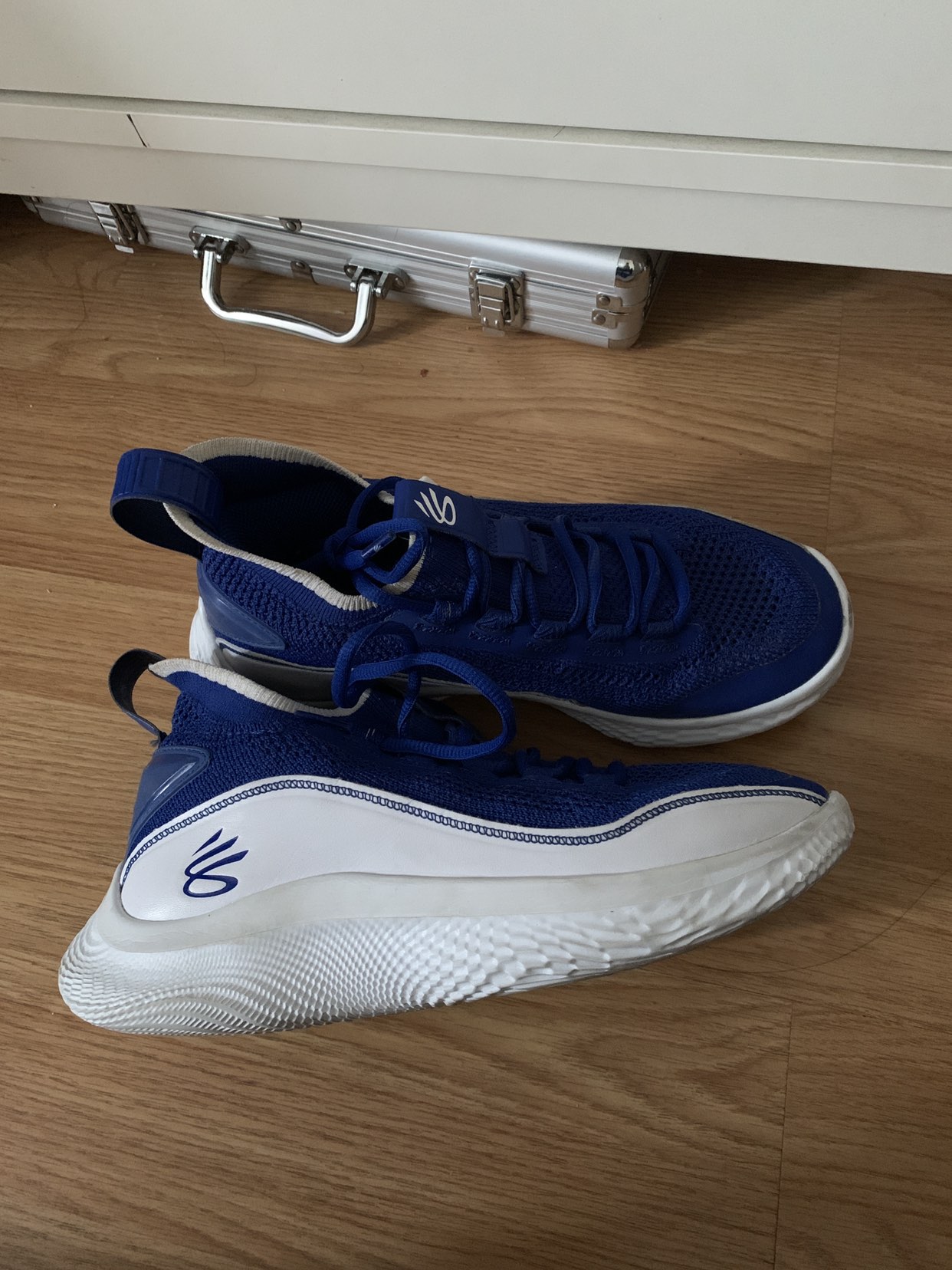 Curry basketball shoe - photo 2