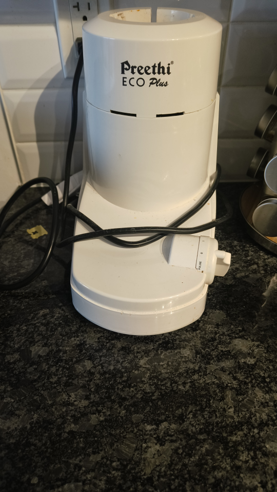 Preeti mixer grinder