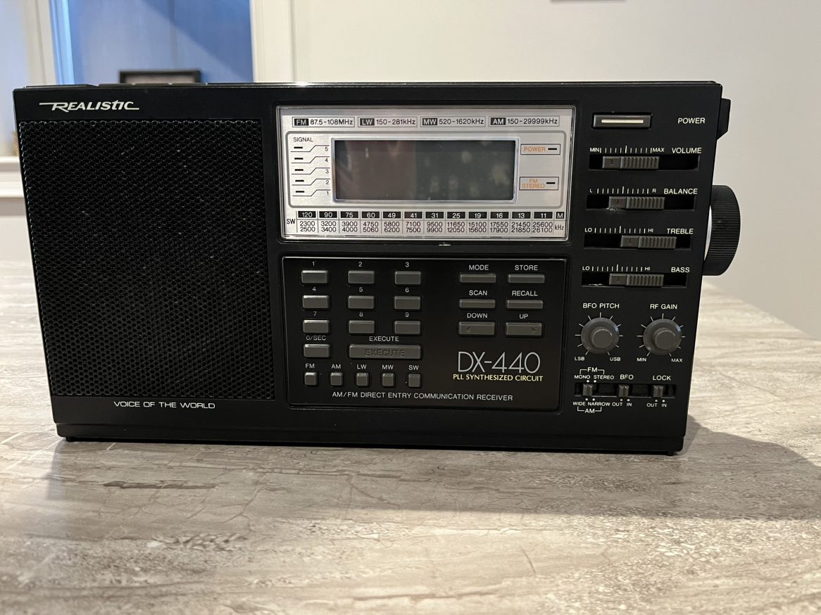 REALISTIC DX-440 VOICE OF THE WORLD SHORTWAVE RADIO RECEIVER thumbnail