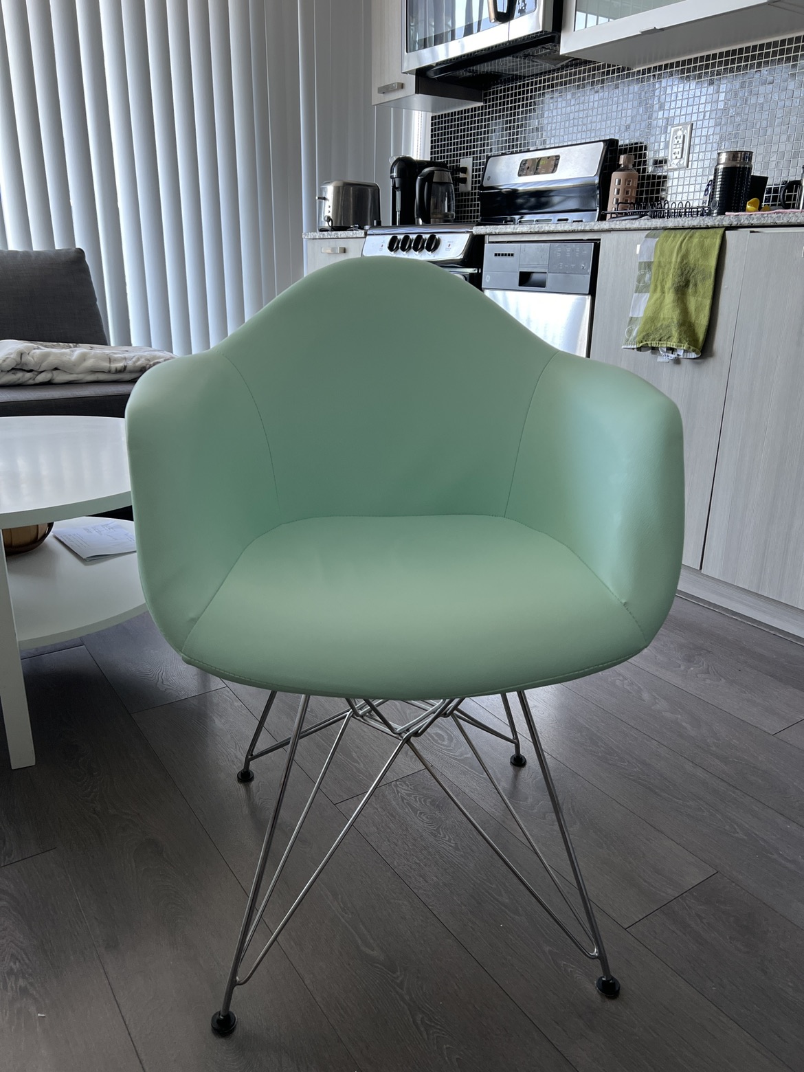 Accent chair thumbnail
