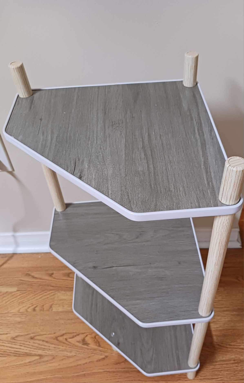 Corner Shelves