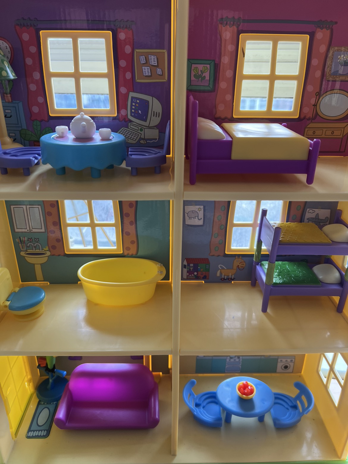 Peppa Pig playhouse with figures and accessories - photo 3
