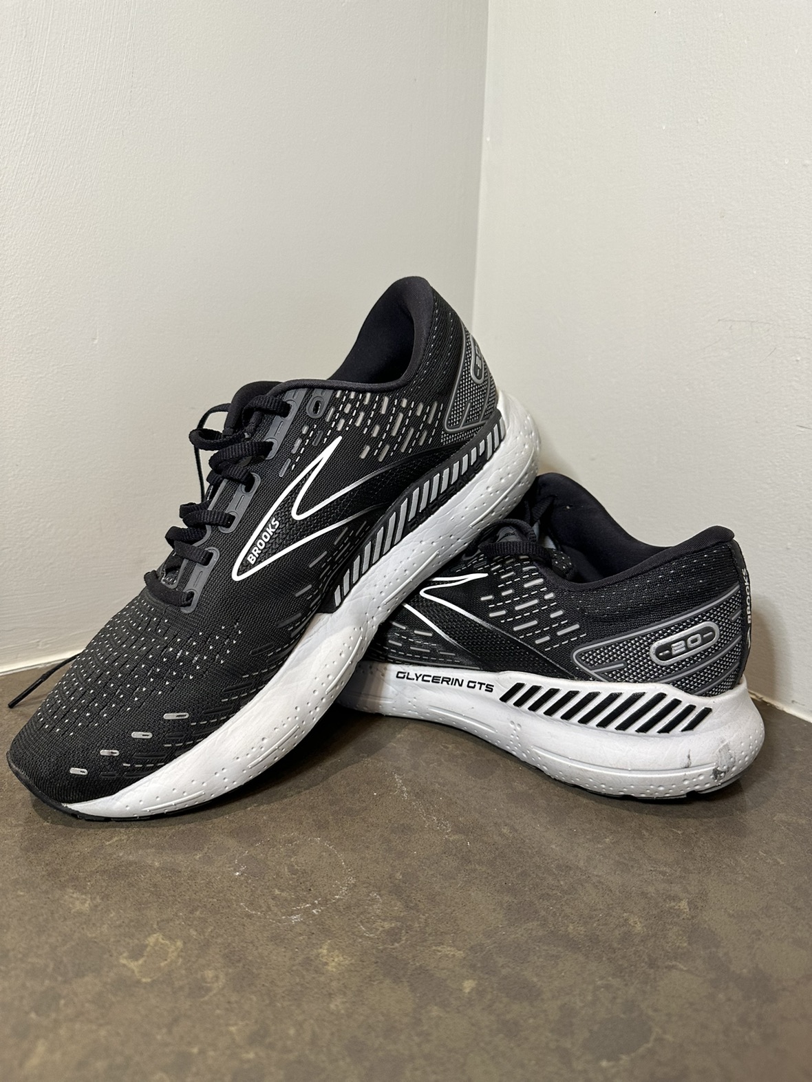 Brooks Glycerin GTS 20 - Women’s running shoes- size 10.5 wide