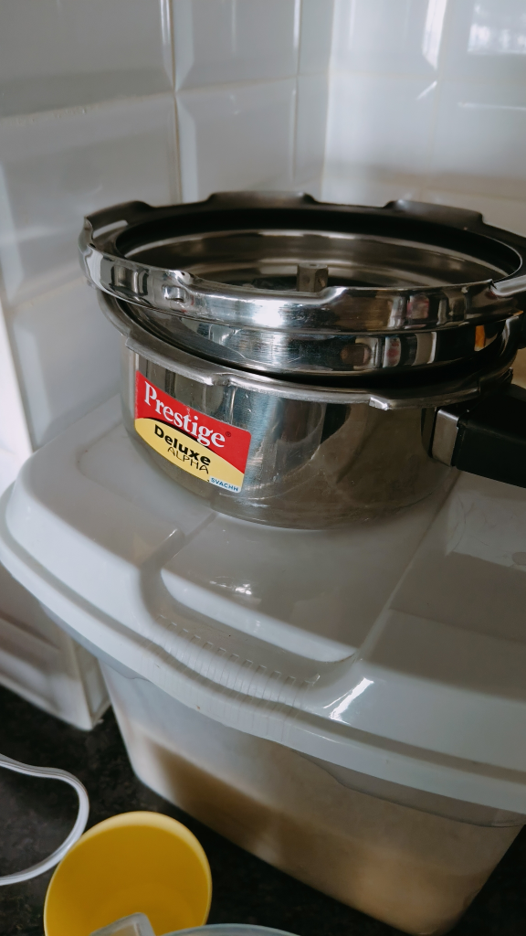 Indian pressure cooker - photo 2