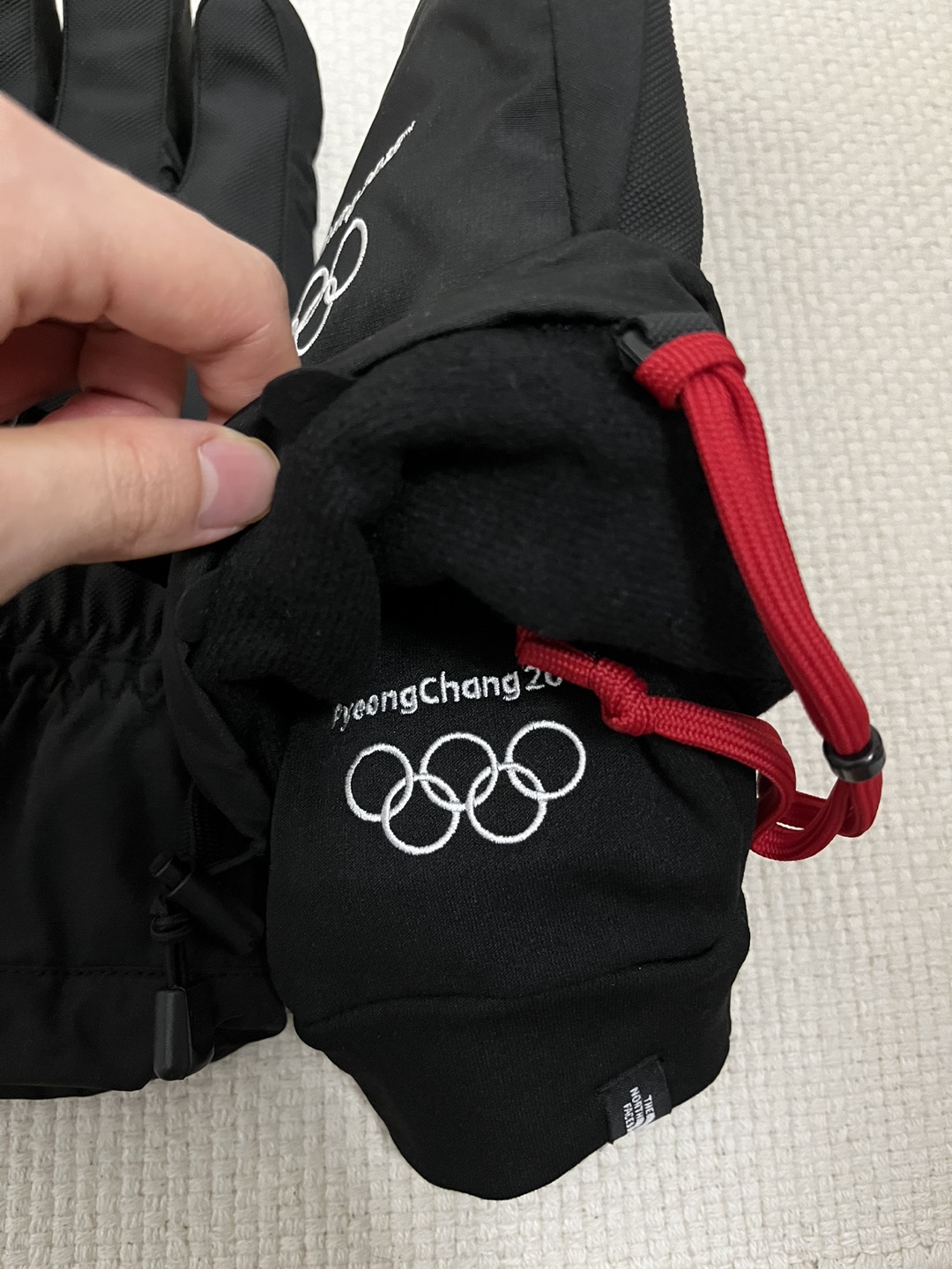 NWOT The North Face ski gloves image indicator(3)