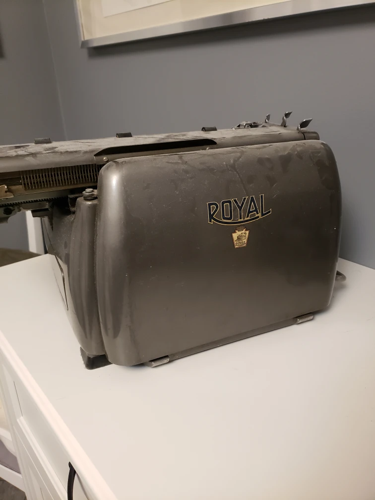 Vintage Royal electric typewriter image indicator(5)