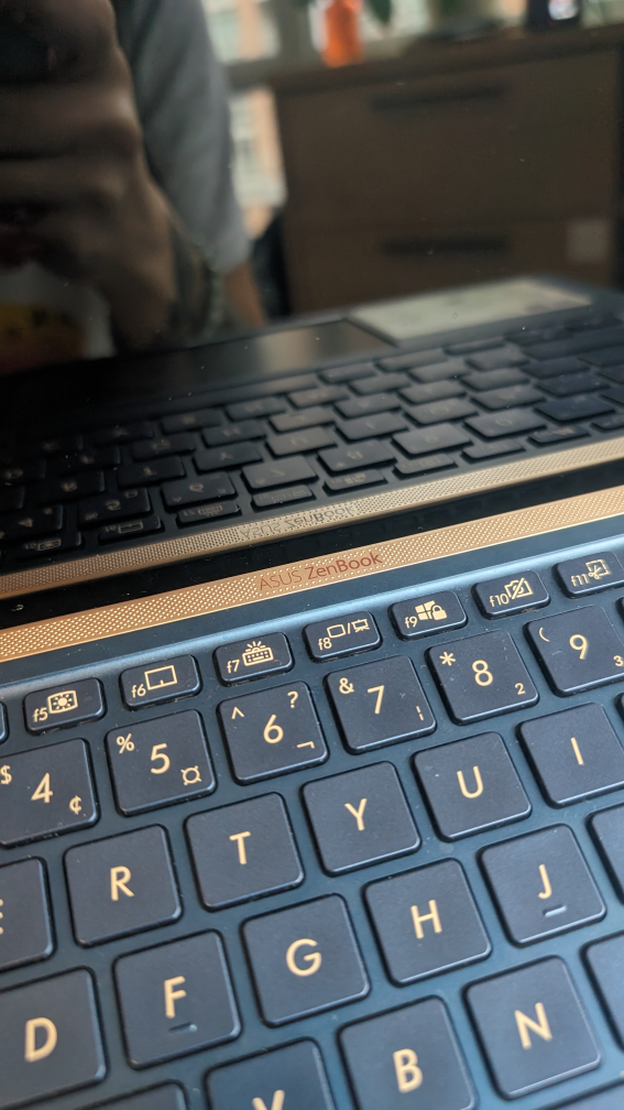 ASUS laptop zenbook 14 - photo 3