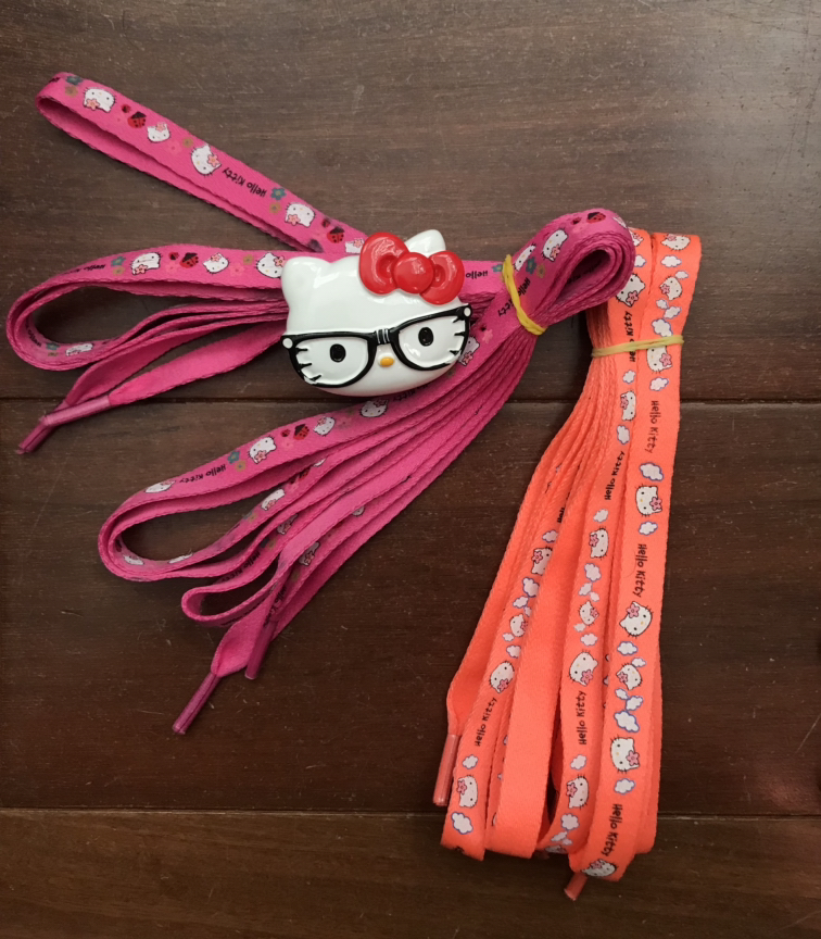 Hello Kitty ring & shoe laces thumbnail