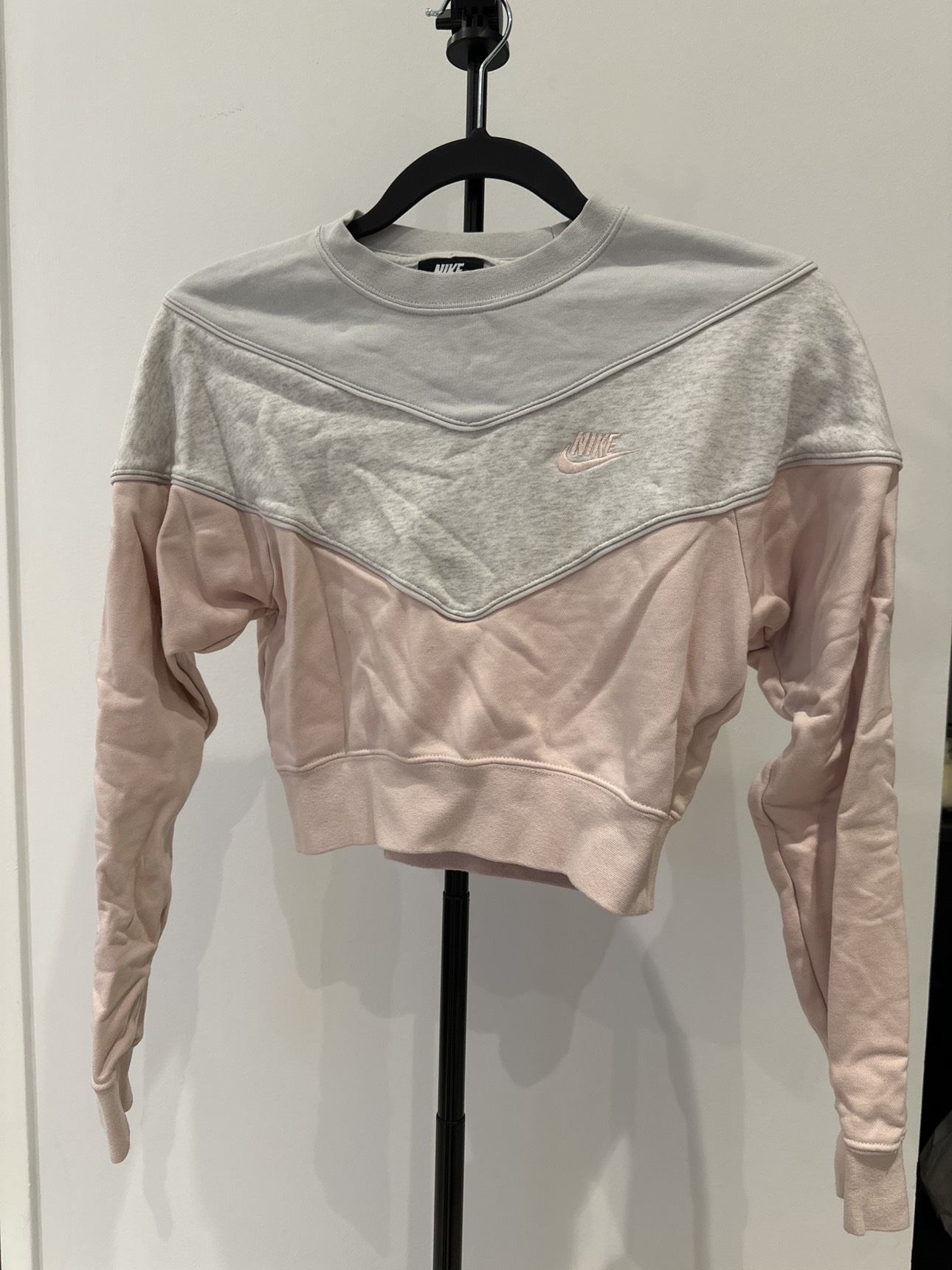 Nike crop top (XS) thumbnail