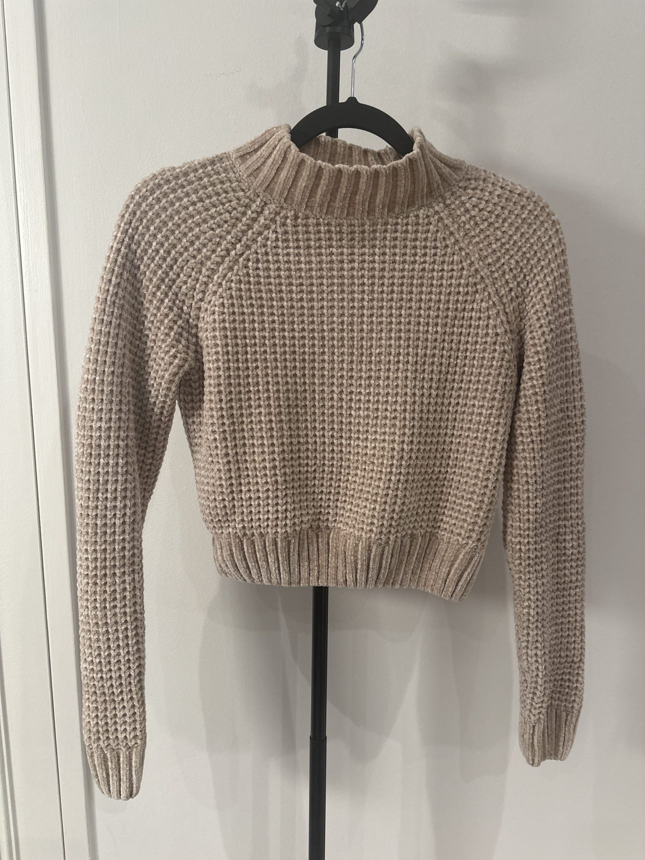 Mock neck beige sweater (XS)