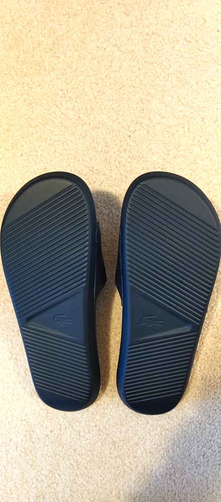 Lacoste slides size 9-10 - photo 2