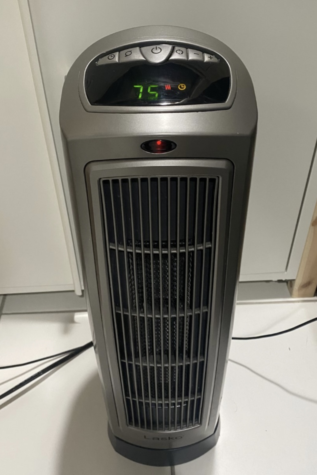 Lasko Digital Ceramic Heater w. Remote thumbnail