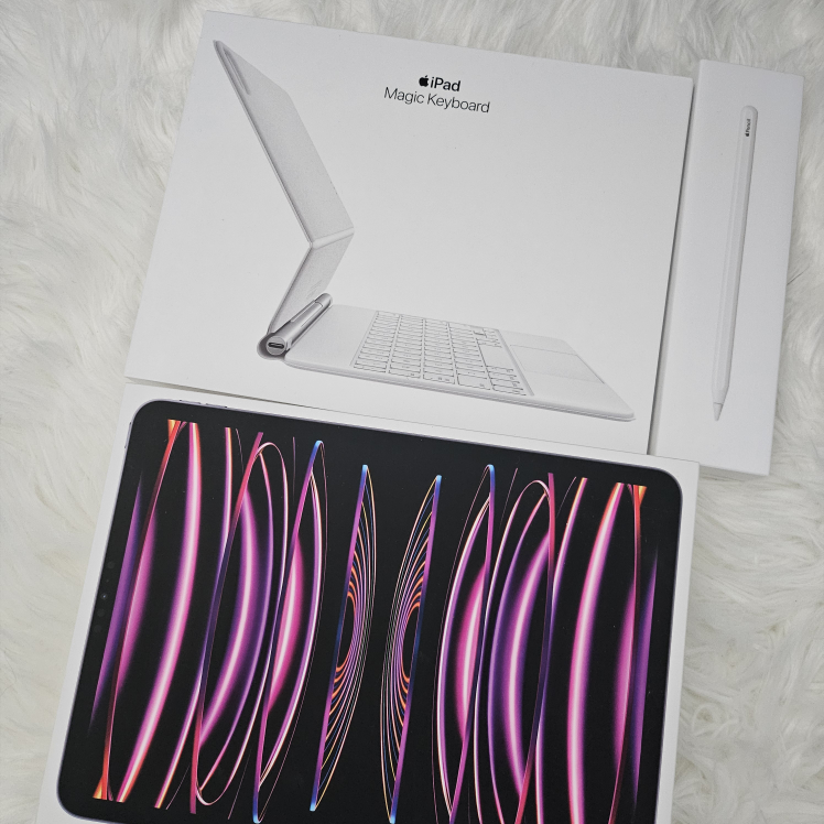 Ipad pro 11inch 4th gen+pencil+keyboard)