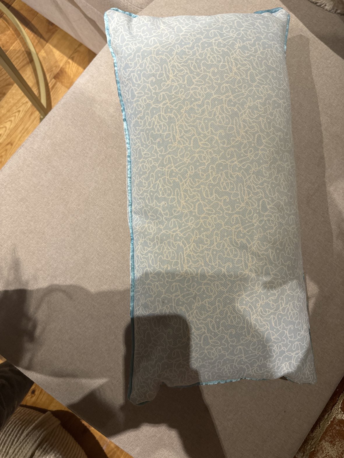 Pillow - photo 2