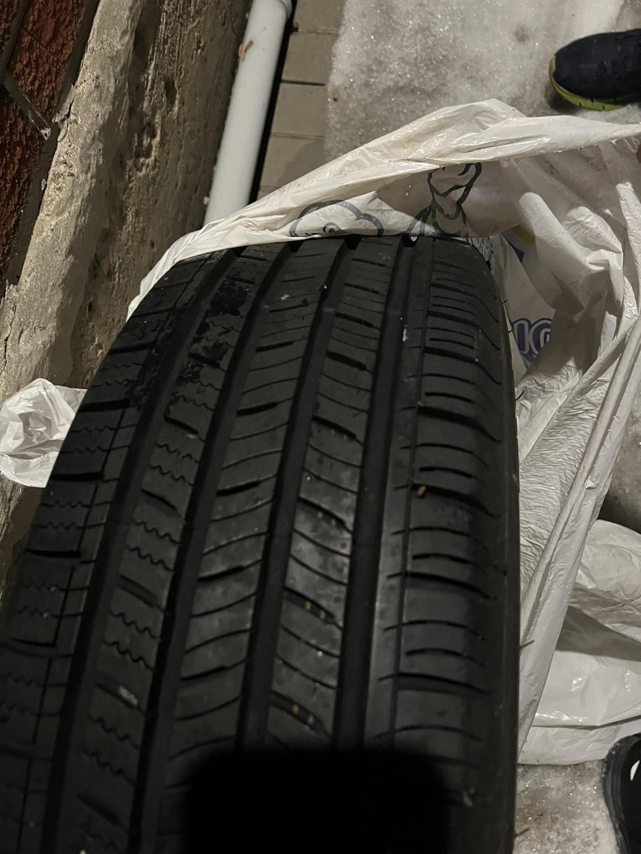 Brand new Kumho tires set - photo 3