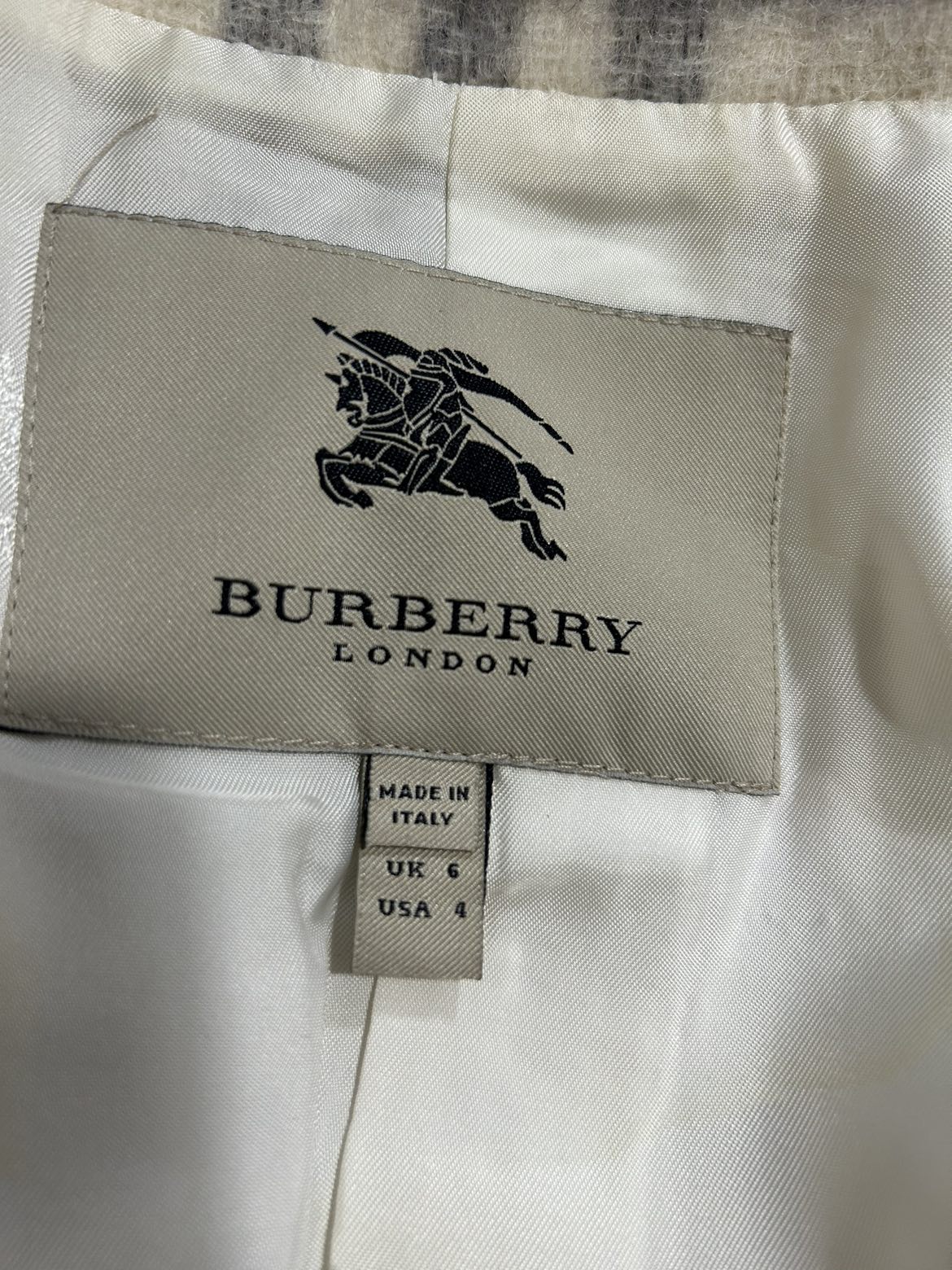 Burberry Ladies Wool Coat Excellent Condition image indicator(6)