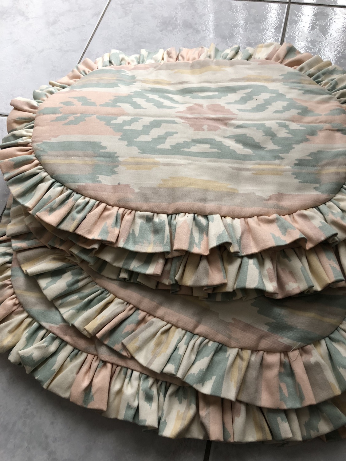 Place mate quilted,ruffled and piped $10 each - photo 4