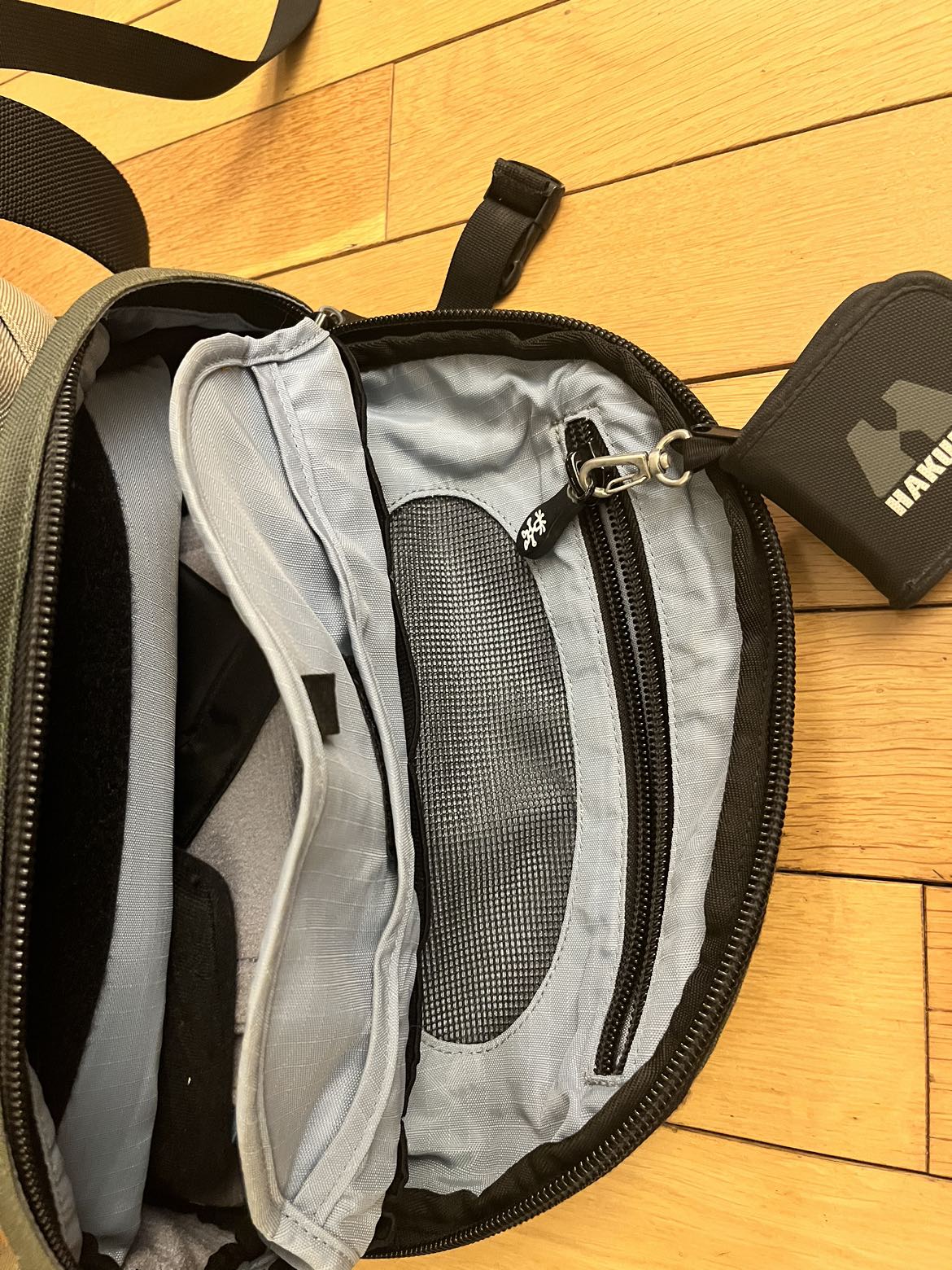 Crumpler cross body bag - photo 5