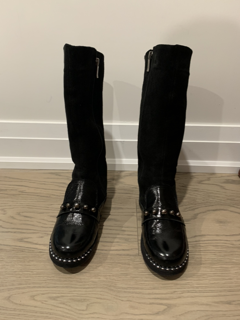 Ladies leather boots