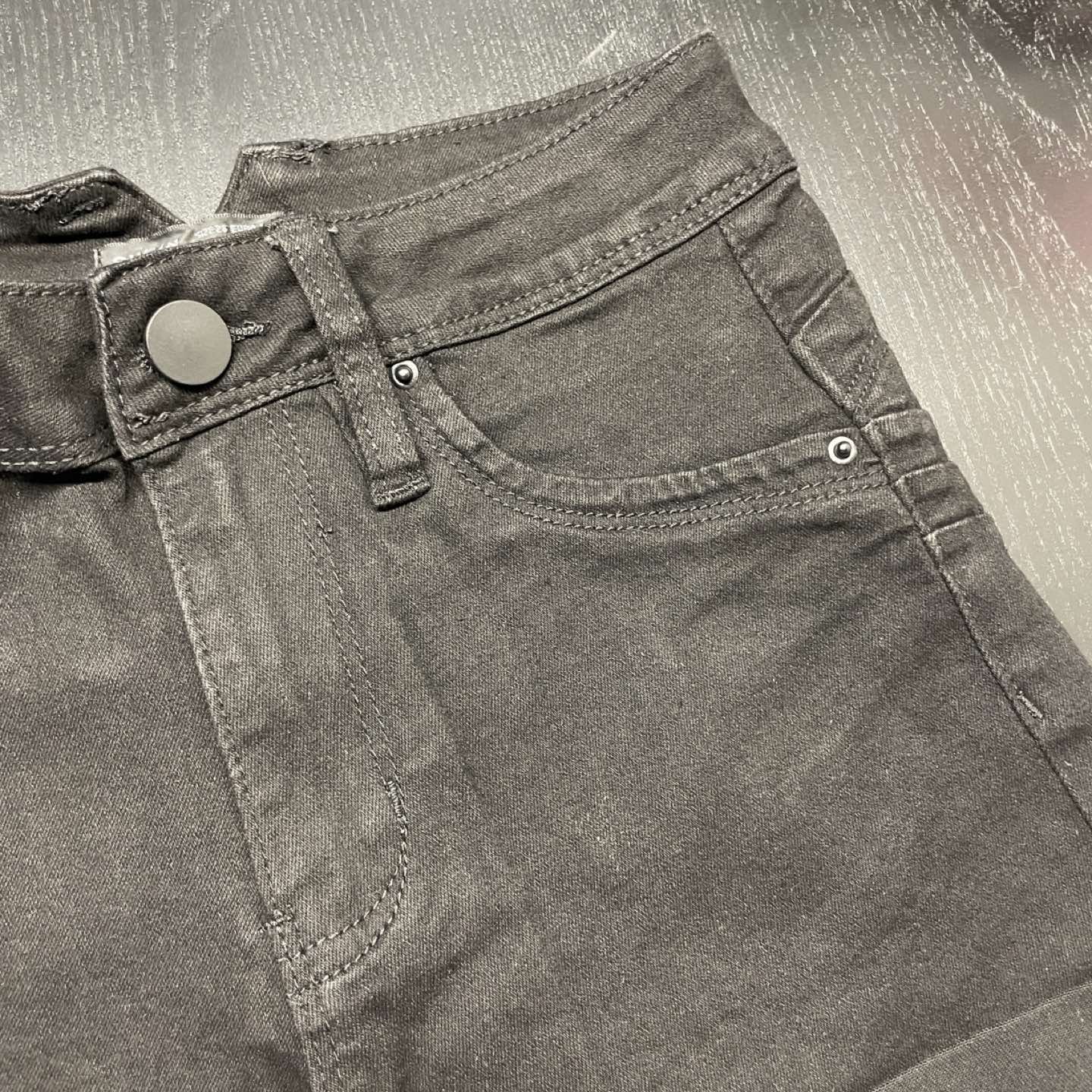 New SHEIN black high waist shorts / size 26 image indicator(7)