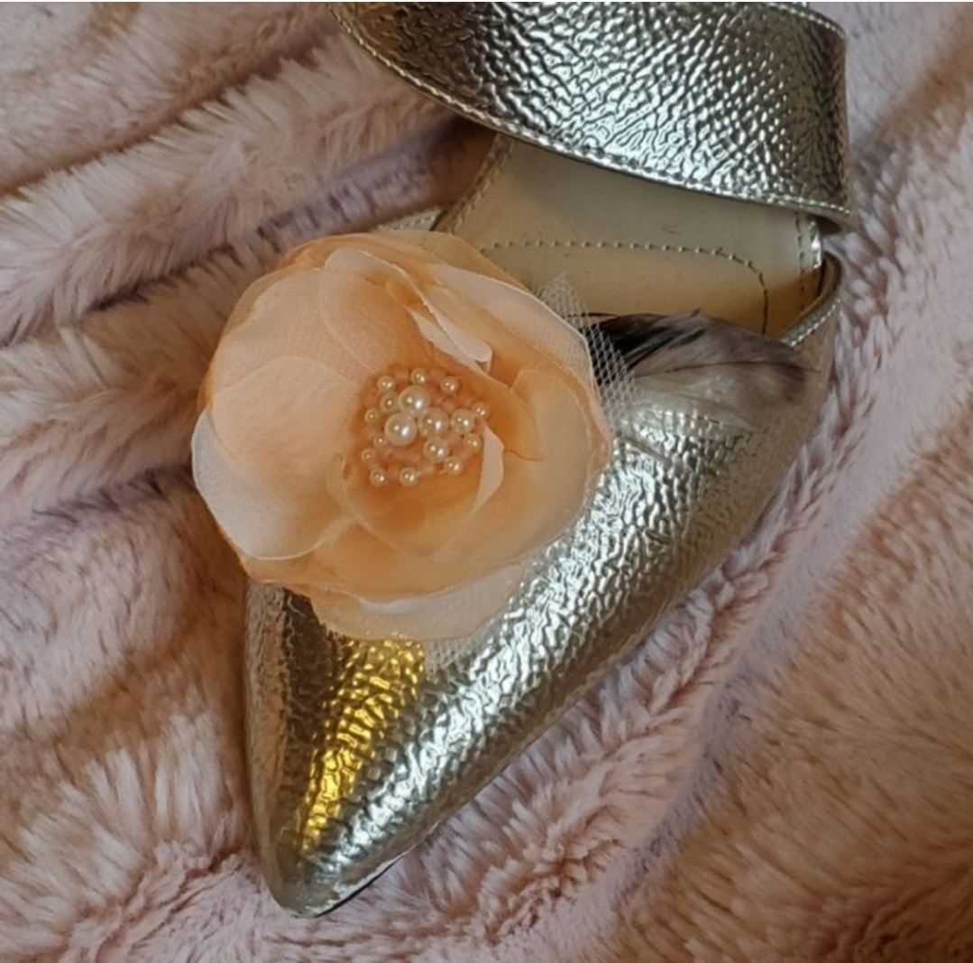 Peach & Pearl Vintage Handmade Shoe Clips image indicator(7)