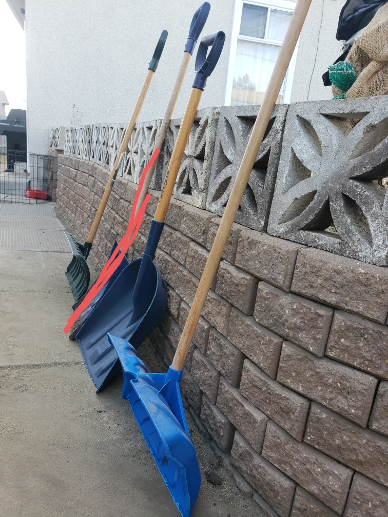Snow Shovels - photo 2