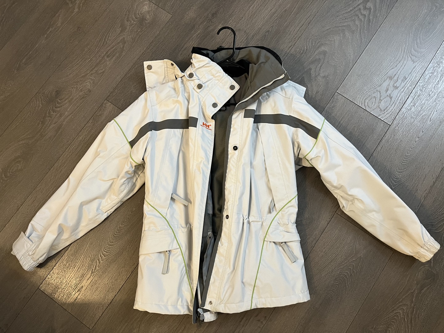Helly Hansen snowboard Jacket (size M) thumbnail