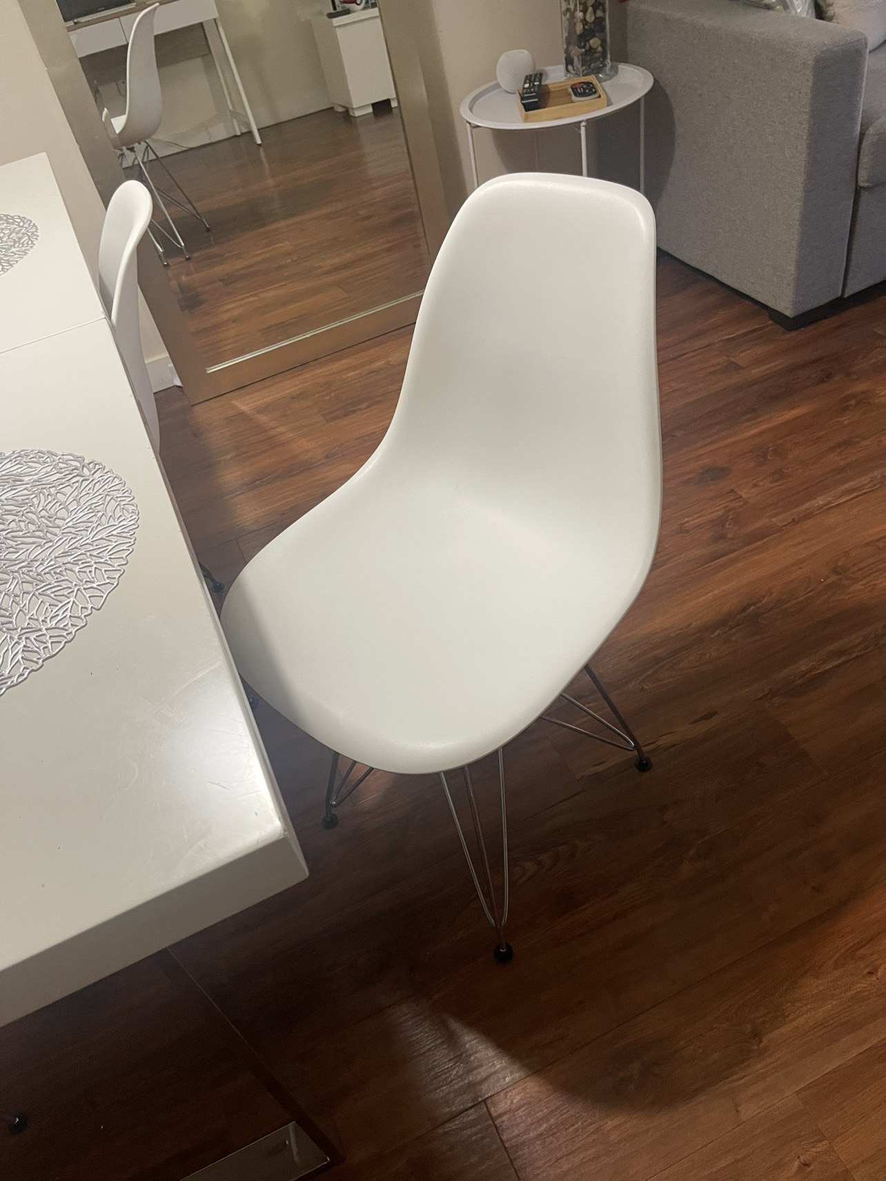 Dinning table and chair - photo 3