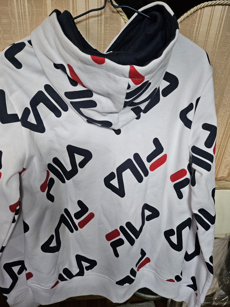 Fila sweater image indicator(2)