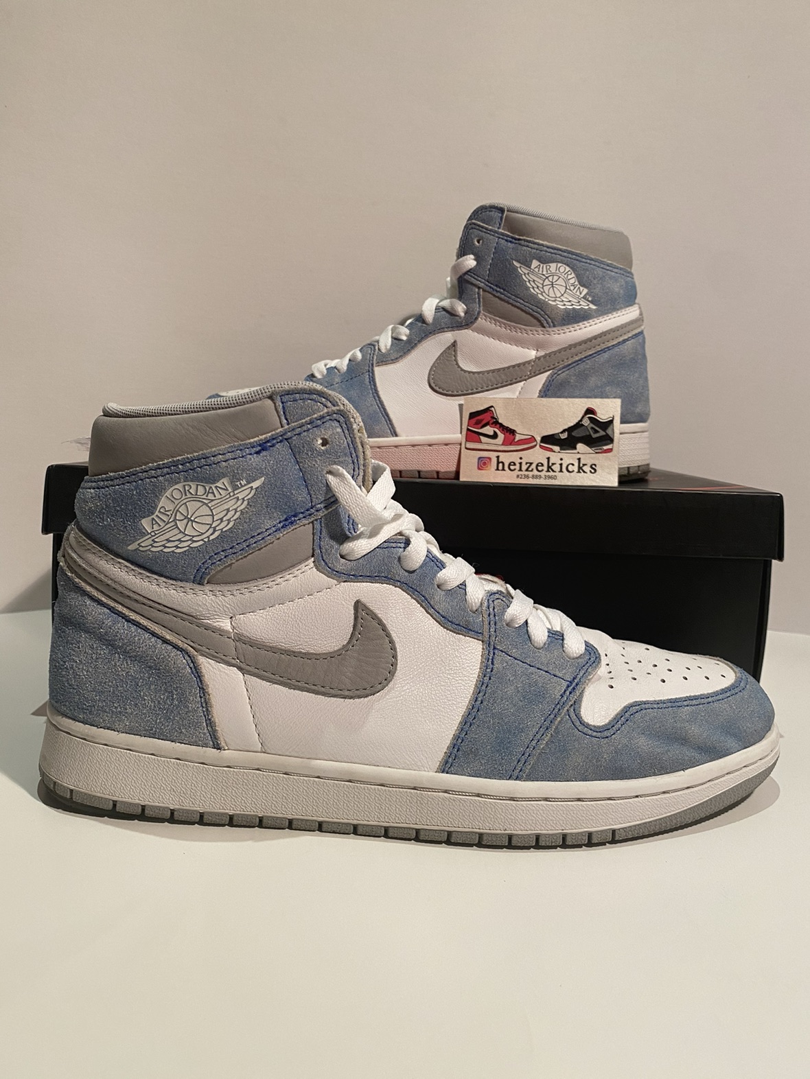 Jordan 1 High OG Hyper Royal size 10.5 thumbnail