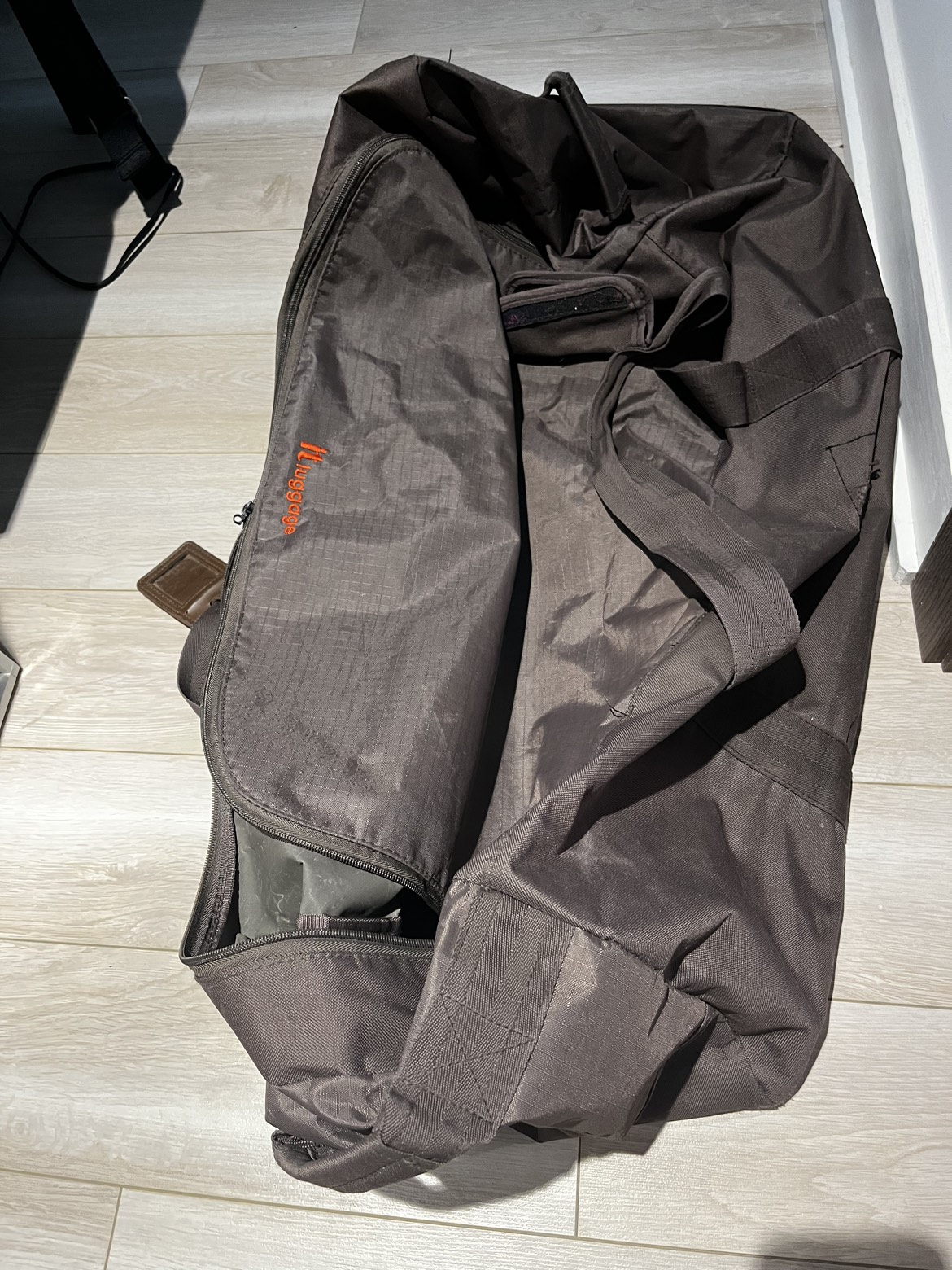 Travel big duffle bag thumbnail
