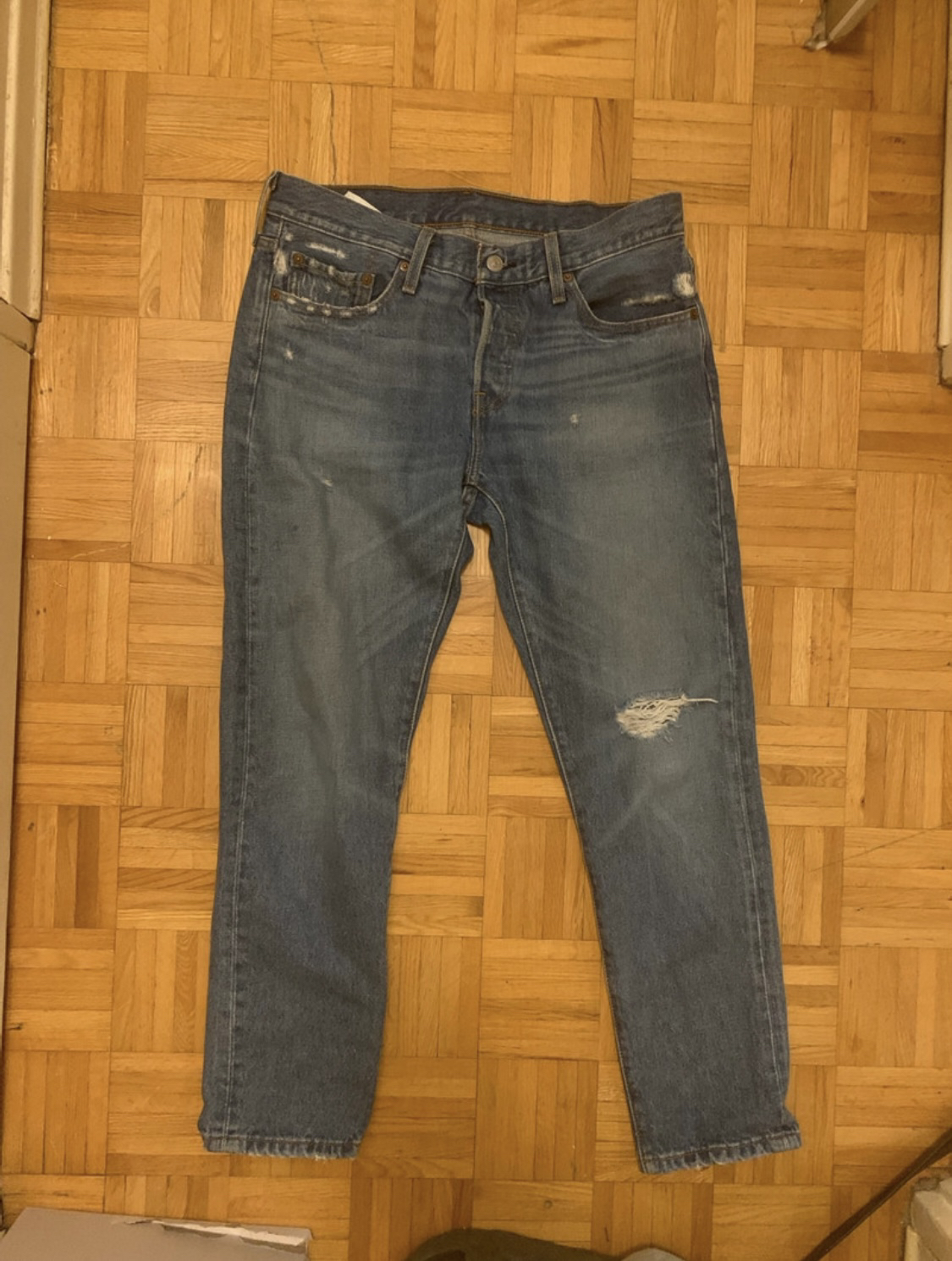 Levi jeans image indicator(2)