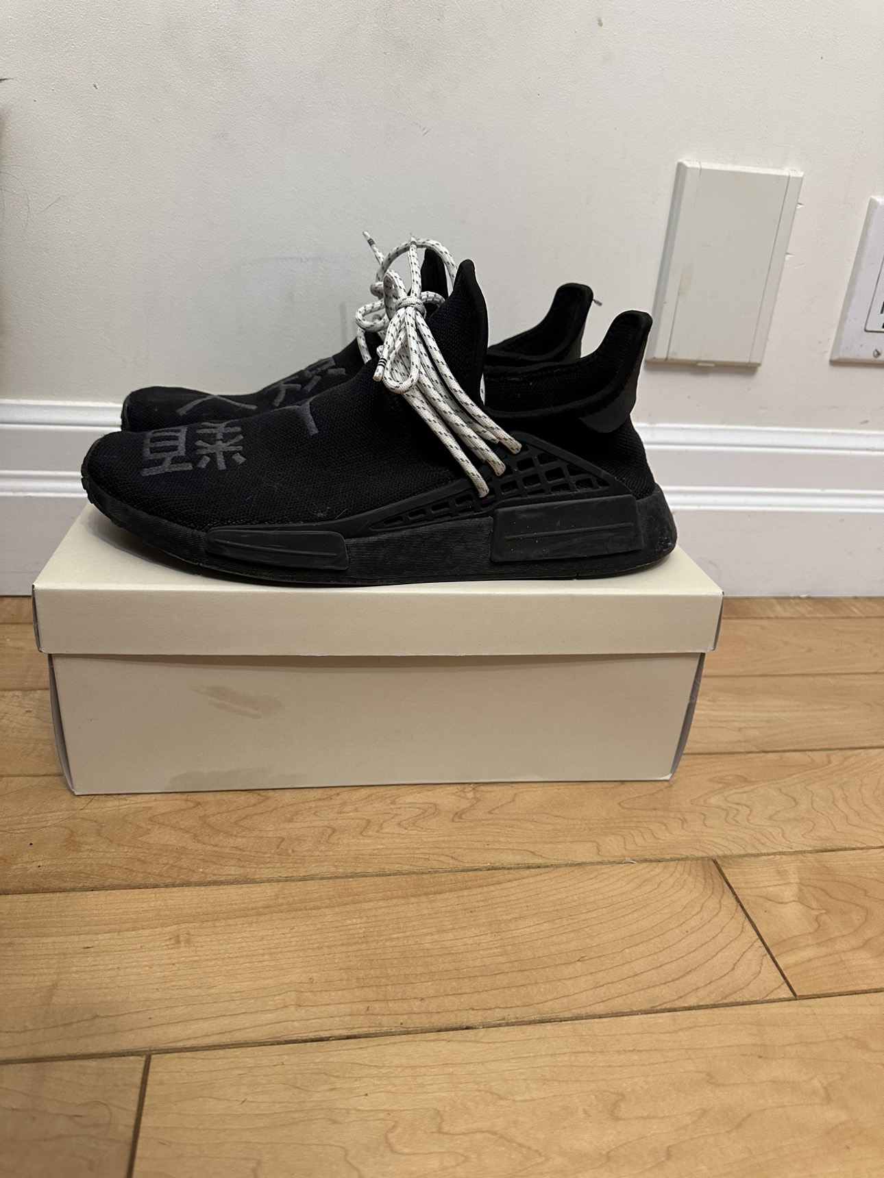 Adidas Pharrel Human Race with OG Box and Extra Laces - photo 4