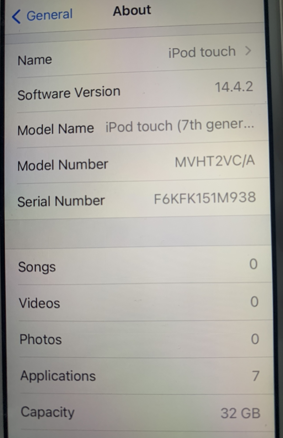 New Apple iPod touch 7th generation 32GB (comes with blue case) thumbnail