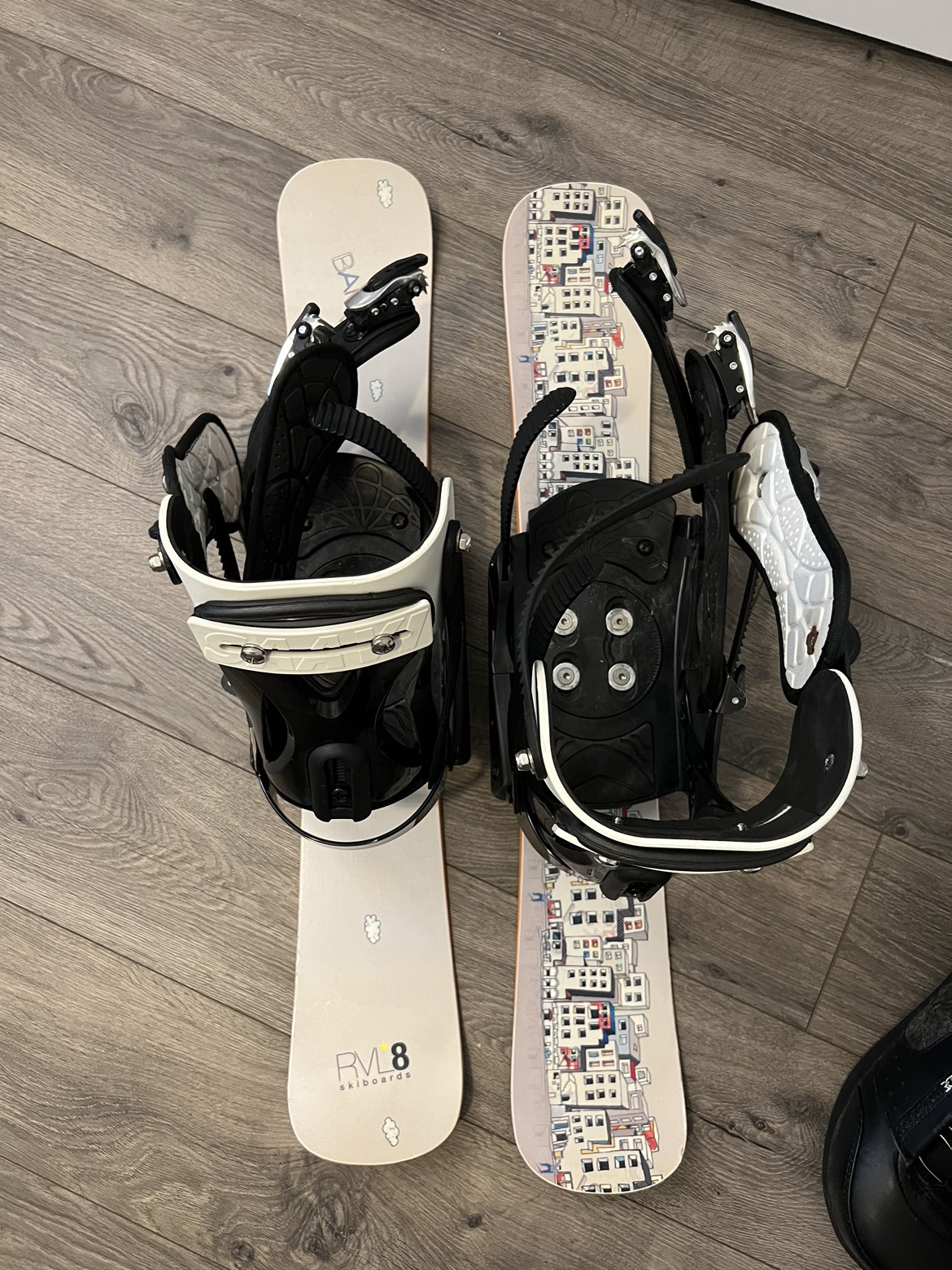 RVL8 Skiboards (75cm) with snowboard boot bindings image indicator(2)