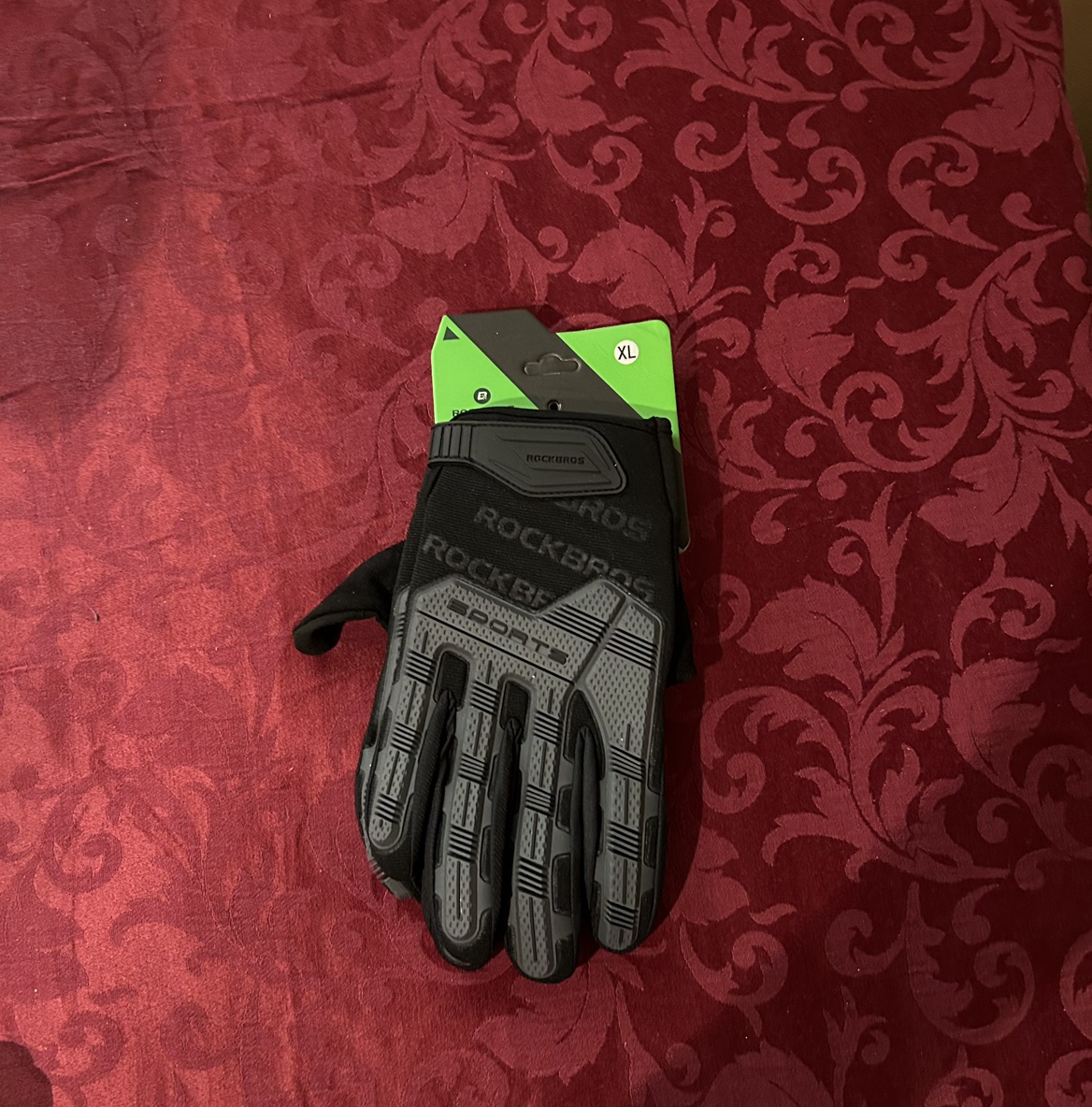 Biking gloves thumbnail
