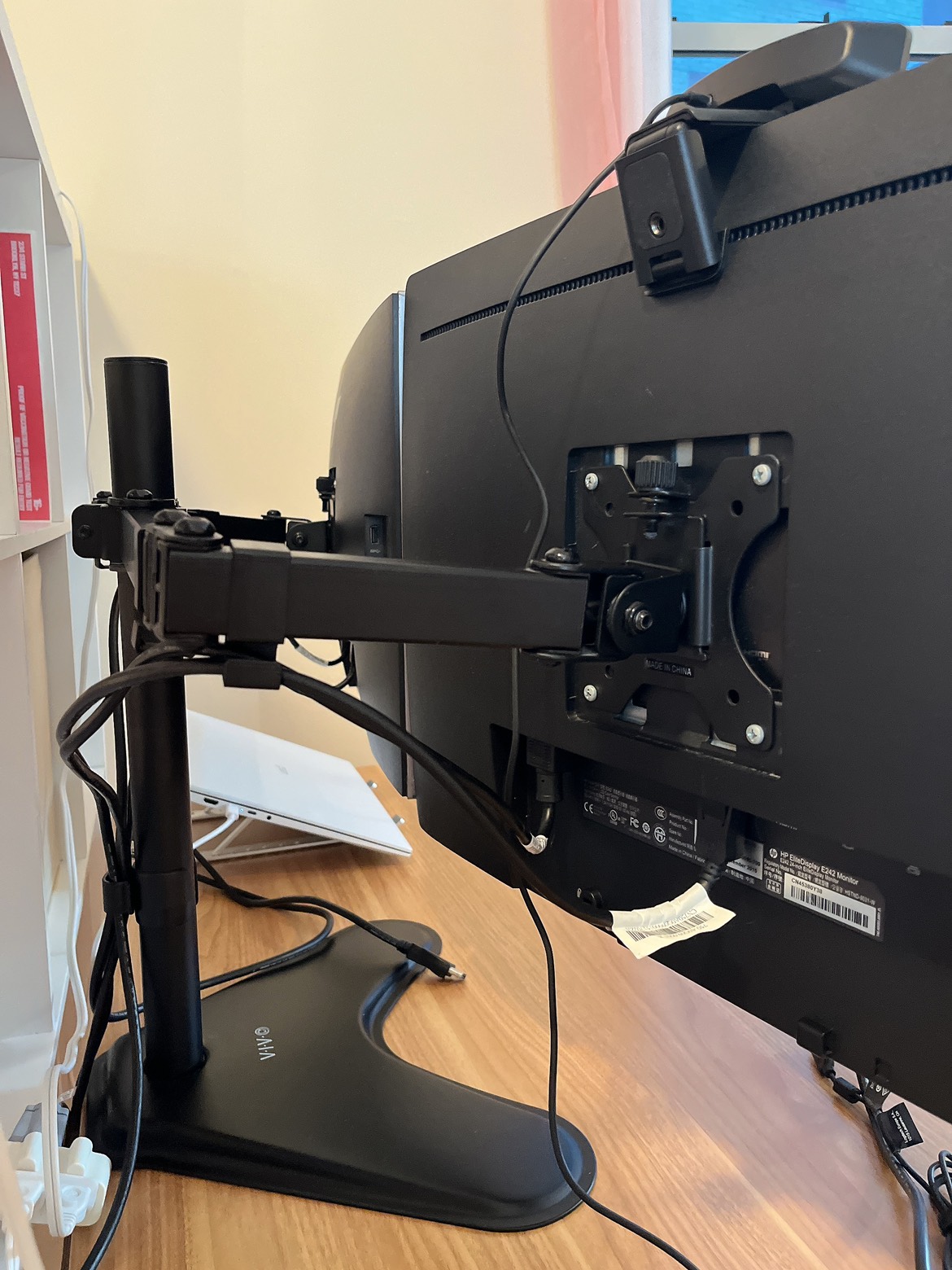 24inch hp Monitors (2) and Stand - photo 4