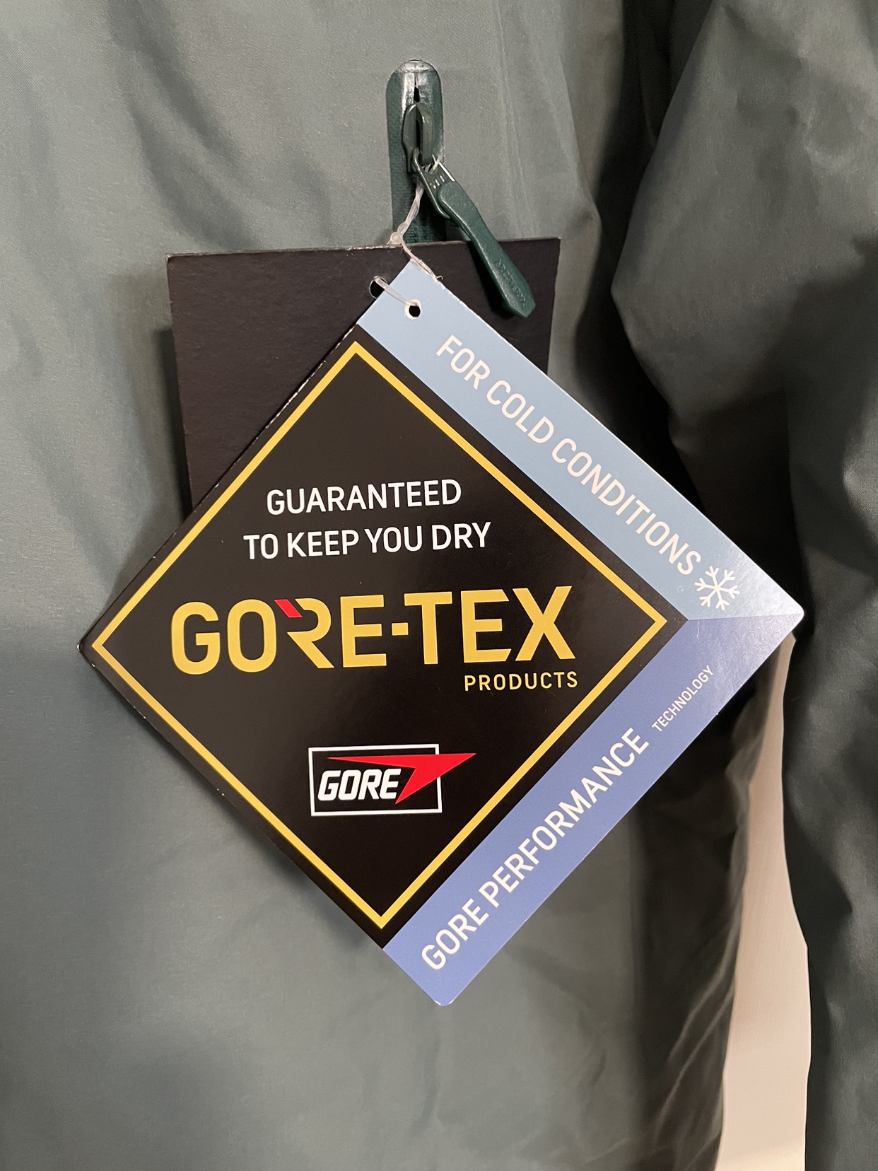 New Arcteryx Goretex Beta Insulated Coat - photo 3