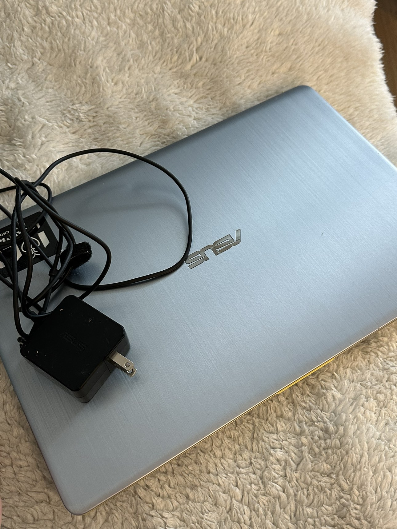 Asus vivobook yellow + charger - photo 2