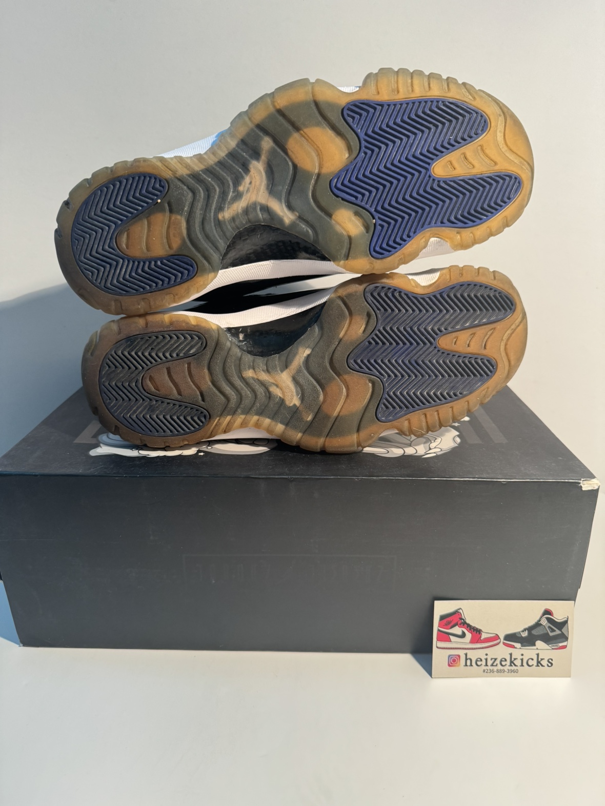 Air Jordan 11 Space Jam image indicator(5)
