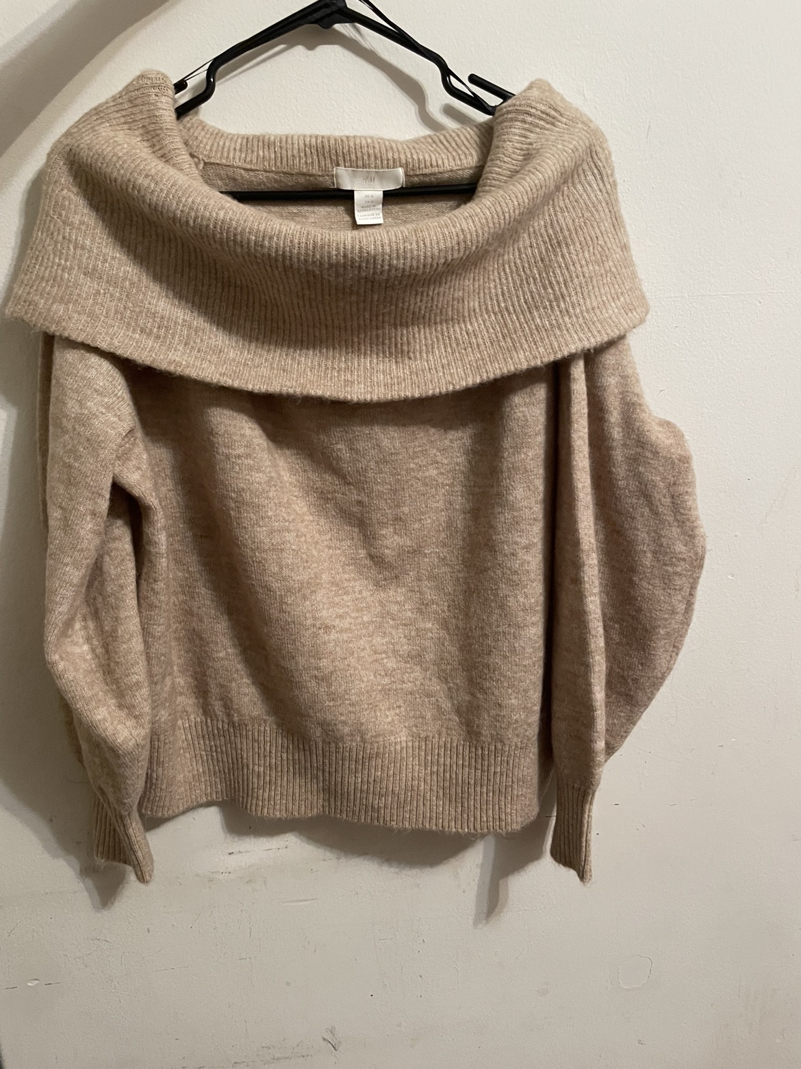 H&M off shoulder Size M
