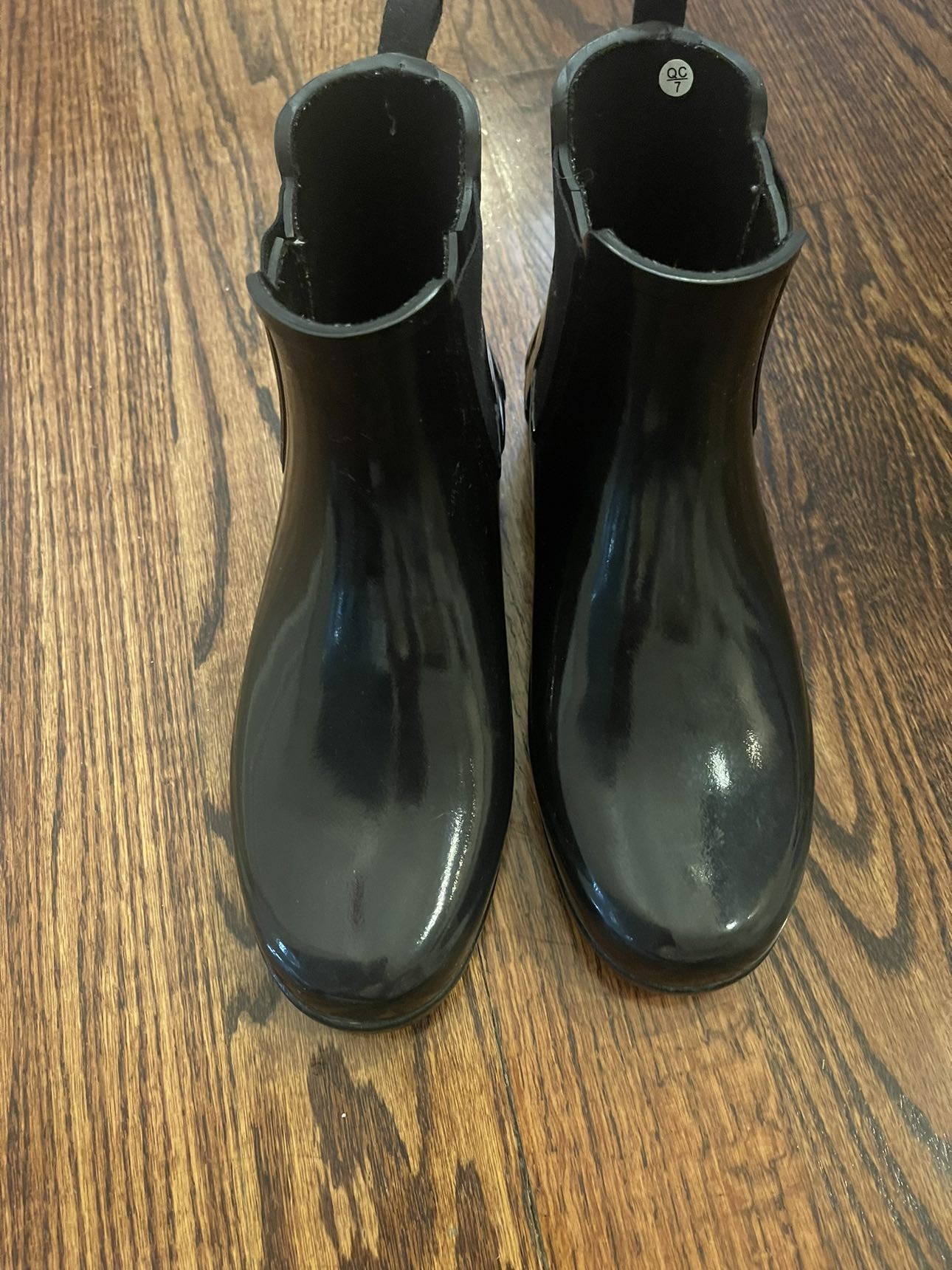 Like new Women’s Hunter refined Chelsea boot size 7 - photo 4