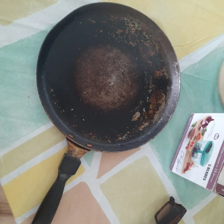 Nonstick pan thumbnail