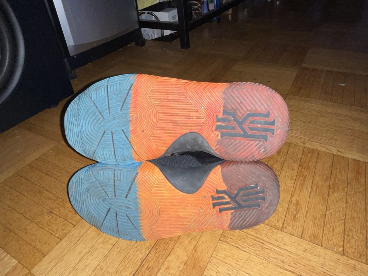 Kyrie shoes image indicator(5)