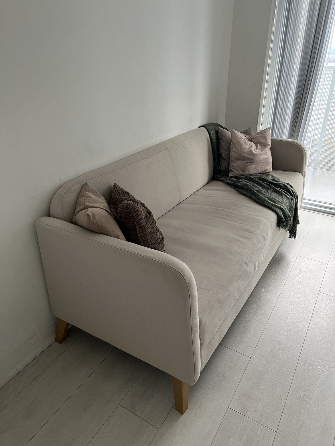 IKEA couch  - Linanas image indicator(8)