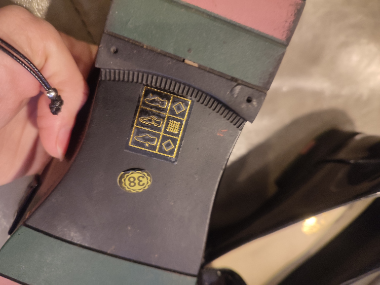 Black Horsebit slip on gloss loafers image indicator(5)