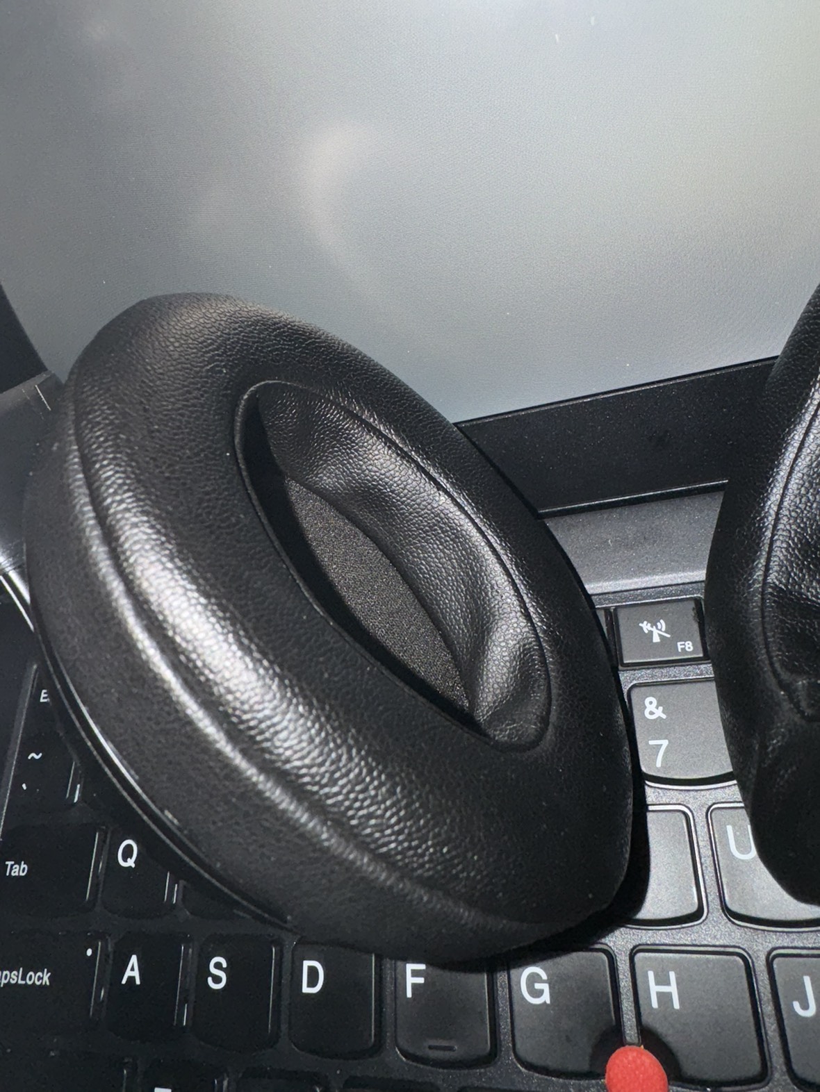 Beats by Dr. Dre, Beats Studio3 image indicator(6)