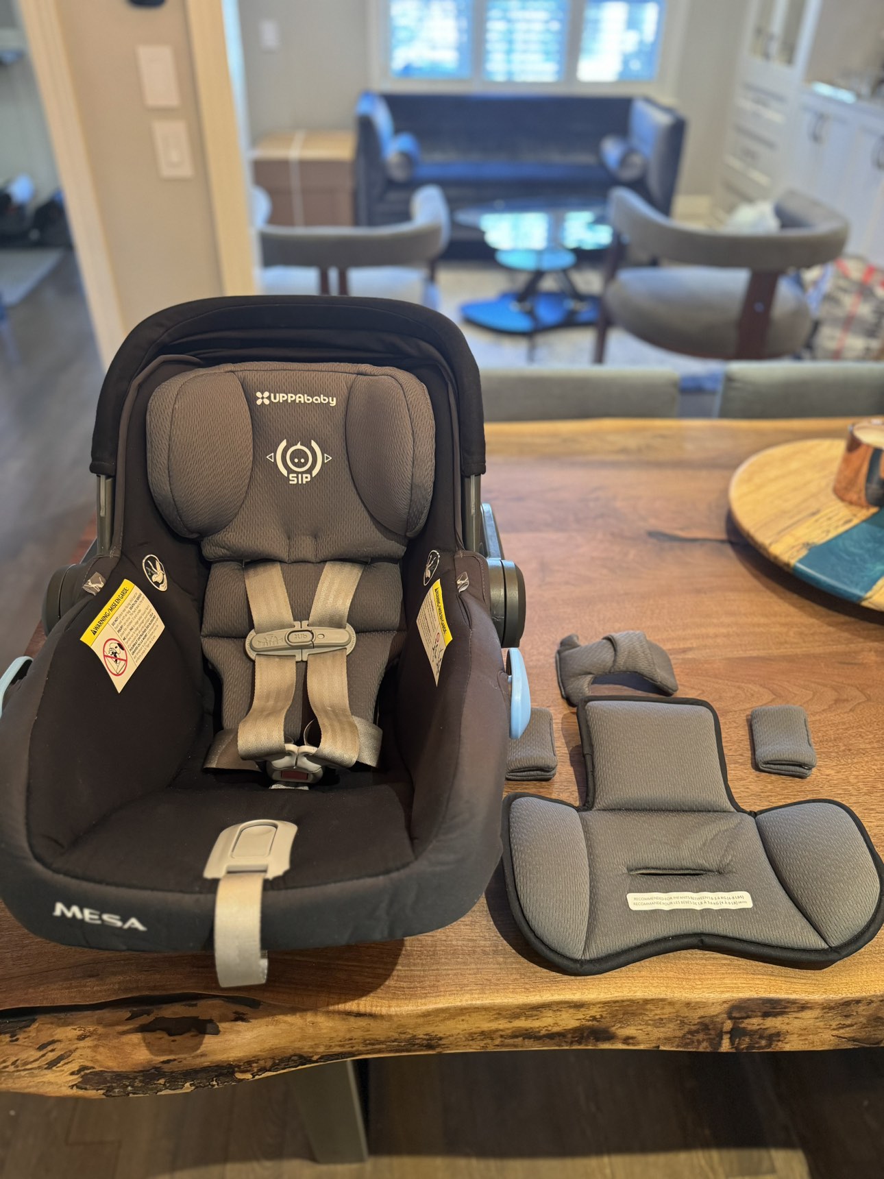 Uppababy mesa infant car seat with base - photo 2